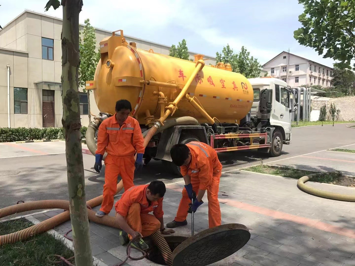 昔阳化粪池清理与5-8吨吸粪车施工效率分析